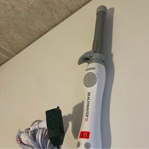 Beachwaver S1 Ceramic Rotating Curling Iron 1" Classic Barrel White DV1137/S1